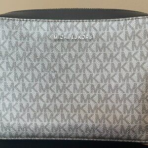 Michael Kors Crossbody Purse